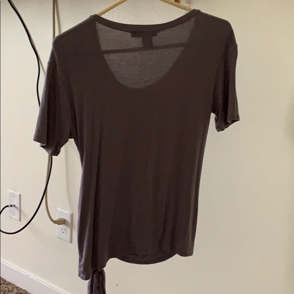 Super cute basic t - Picture 5 of 5